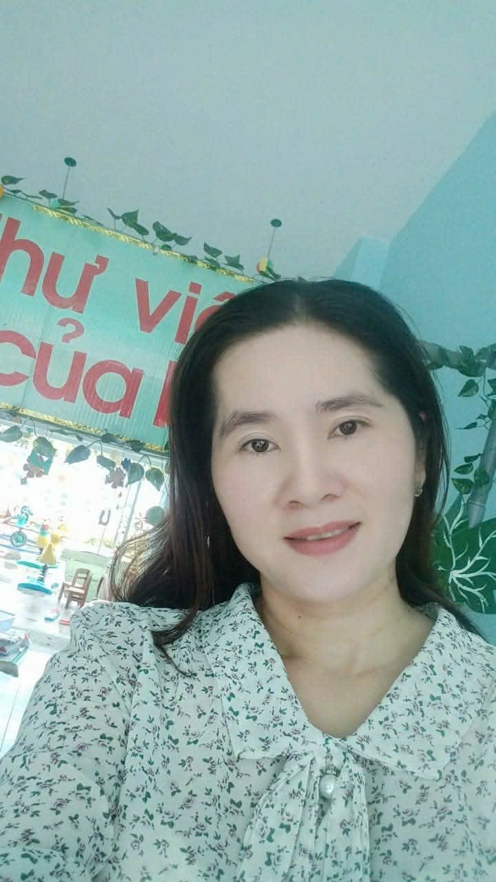 Tuyết Hồng