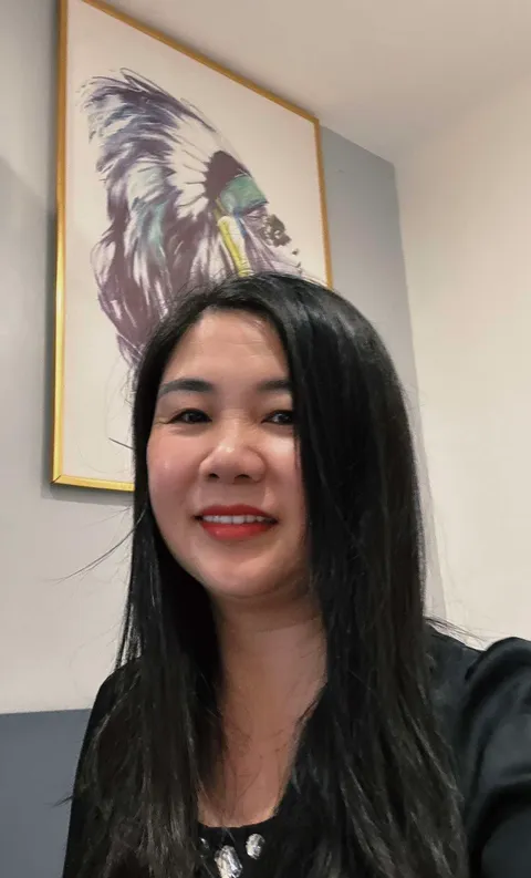 Nguyet Le