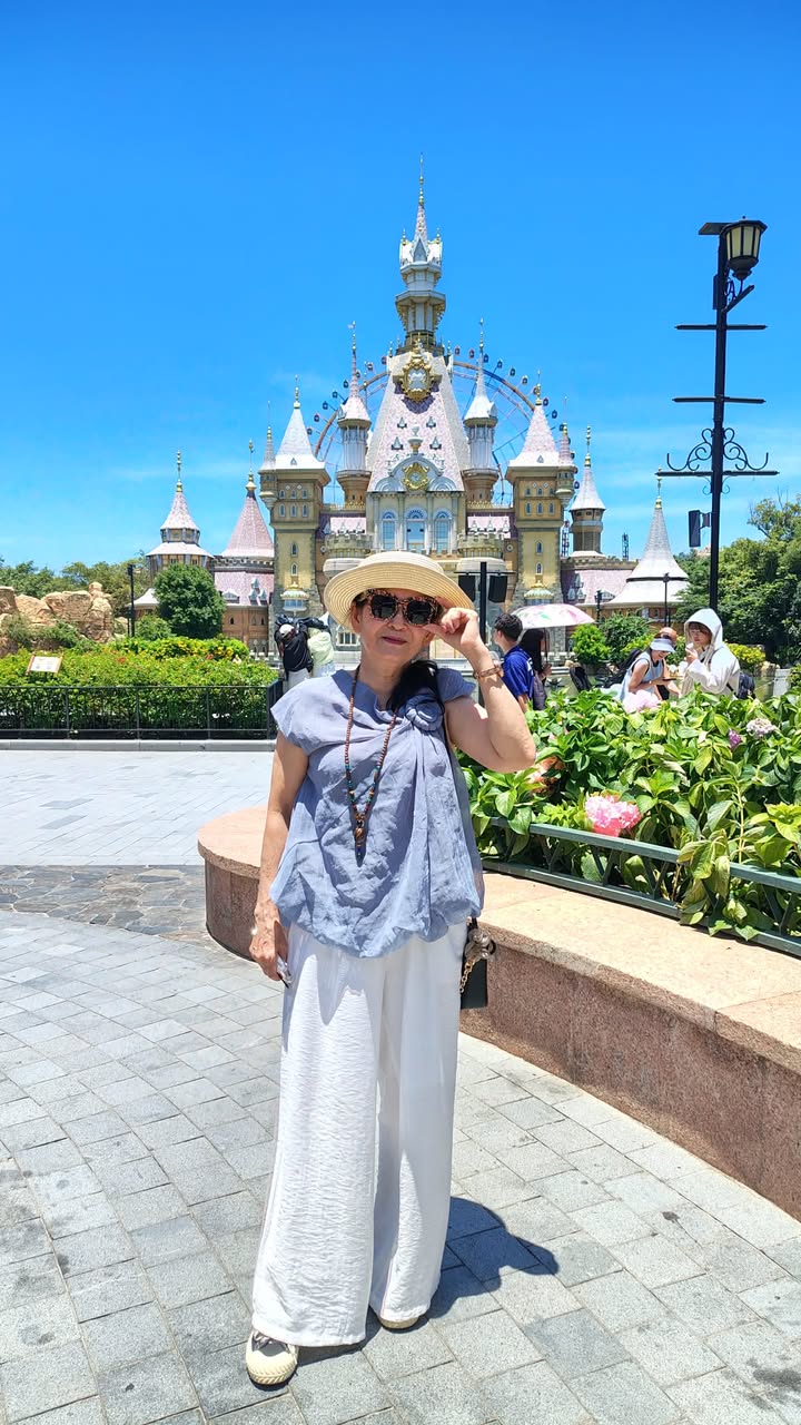 Hoang Lan - 62