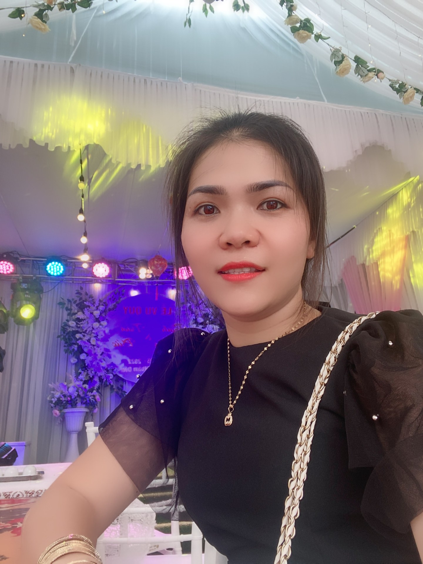 Trần thị thu hằng