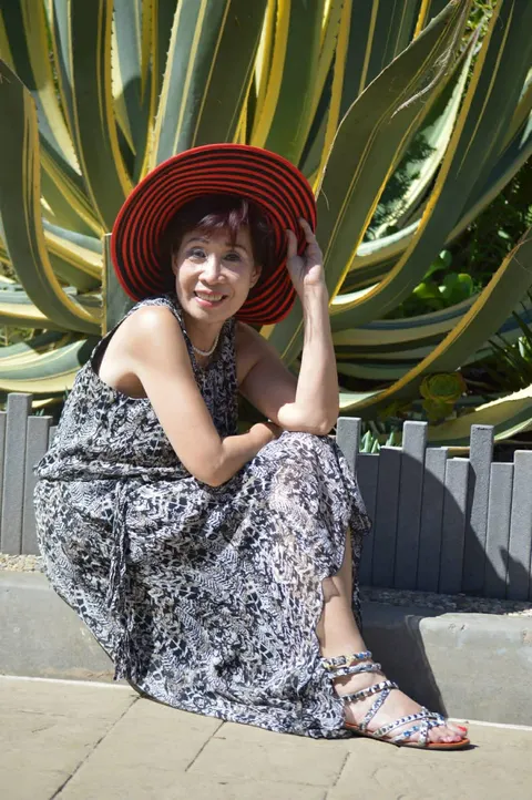 Anna Dang, Pháp