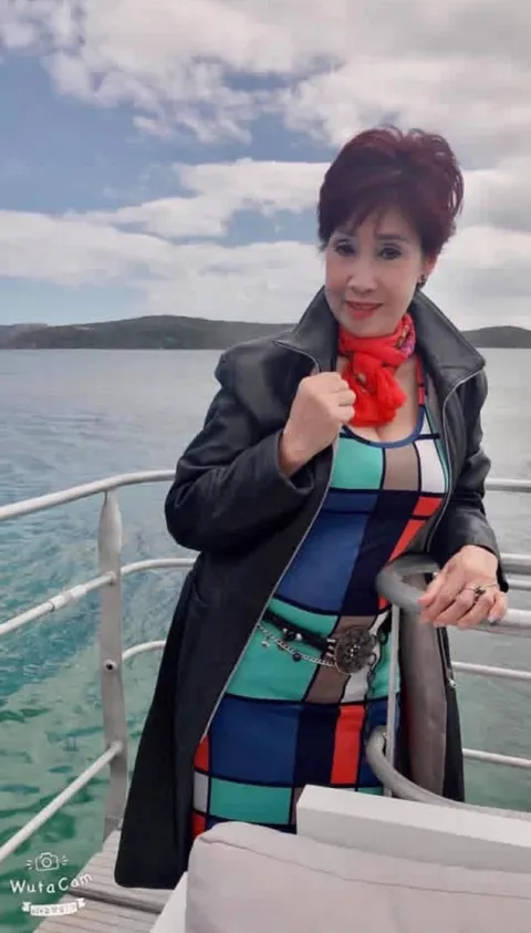 Anna Dang, Pháp